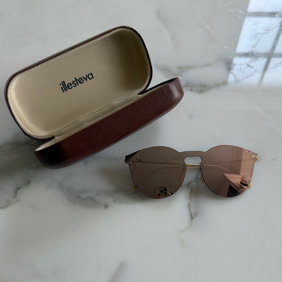 Illesteva - Picture 3 of 3